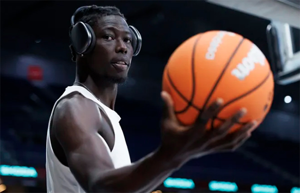 Naturalisé espagnol : Eli Ndiaye n’exclut pas de jouer pour les Lions du basket