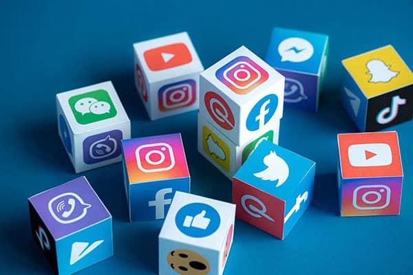 Le Sénégal gouverné par les réseaux sociaux : bienvenue au royaume de l’absurde