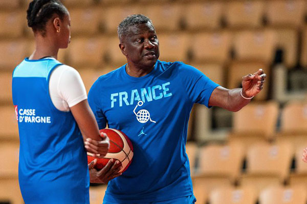 Basket – Staffs des Bleues et des Bleus : Jean-Aimé Toupane reconduit, Frédéric Fauthoux succède à Collet