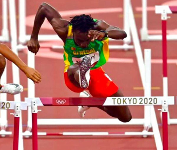 JO 2024 – Vainqueur de sa série : Louis François Mendy attaque la haie des demies