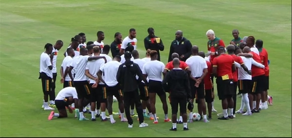 Tension – Ambiance avant l’Angola : Rébellion des Lions Indomptables contre Eto’o