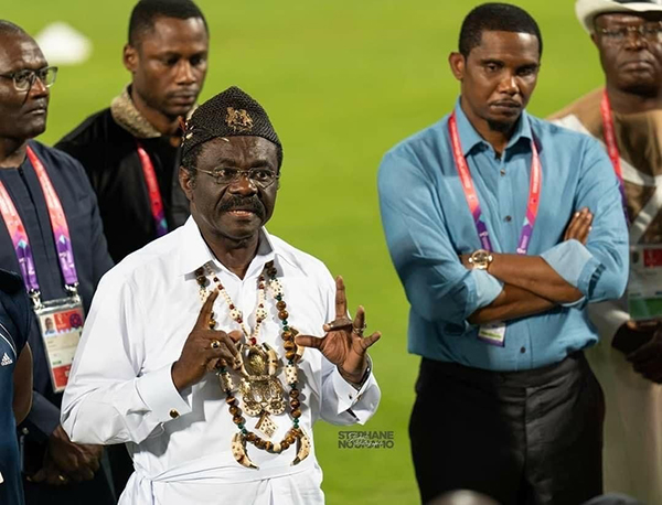 Crise – Rebondissement au sein des Lions Indomptables : Le ministre frappe le staff de Samuel Eto’o