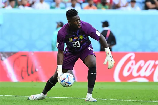 Bon à svoir – Deux cartons jaunes dans un même match : «Pourquoi Onana et Martinez n’ont pas été expulsés !»