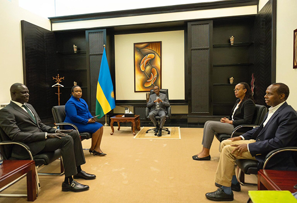 Basket – Président de la Basketball Africa League : Amadou Gallo Fall reçu par Paul Kagame