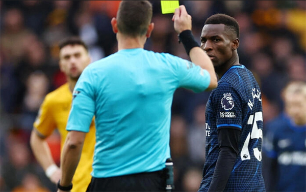 Chelsea – Déjà avec 9 avertissements… : Nicolas Jackson et la manie de récolter des «cartons bêtes»