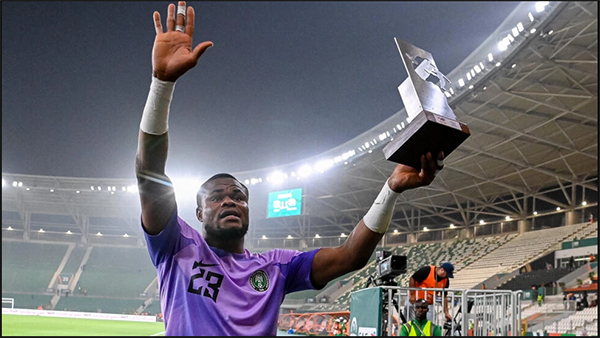 On attendait Ronwen Williams : Stanley Nwabali, l’inattendu héros !