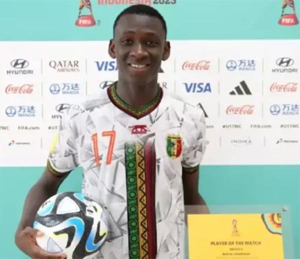 Coup dur pour le Mali : Son buteur Mamadou Doumbia prend 3 matchs