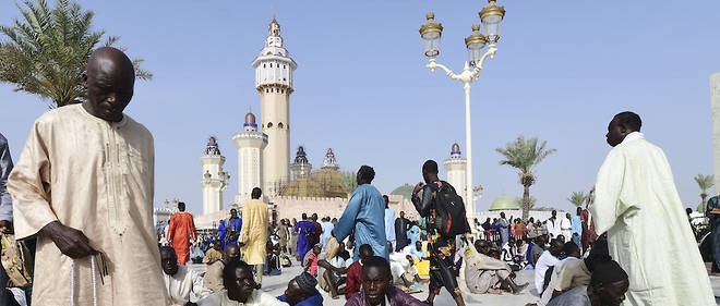 «Les Baye-Faal à pied d’œuvre pour faire respecter les nouvelles interdictions : Touba sort-il du giron étatique ?»